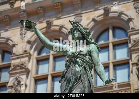 Hygieia-Brunnen, Innenhof, Rathaus, Rathausmarkt, Hamburg, Deutschland Stockfoto