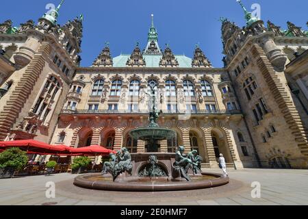 Hygieia-Brunnen, Innenhof, Rathaus, Rathausmarkt, Hamburg, Deutschland Stockfoto