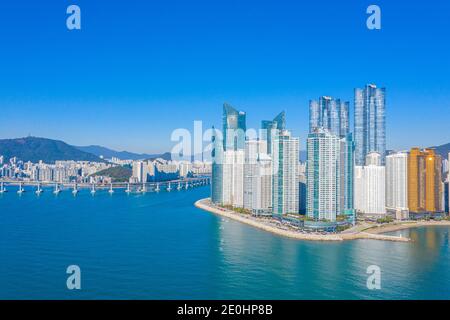 BUSAN, KOREA, 30. OKTOBER 2019: Wolkenkratzer der Marine-Stadt in Busan, Republik Korea Stockfoto