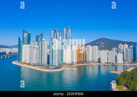 BUSAN, KOREA, 30. OKTOBER 2019: Wolkenkratzer der Marine-Stadt in Busan, Republik Korea Stockfoto