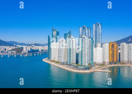 BUSAN, KOREA, 30. OKTOBER 2019: Wolkenkratzer der Marine-Stadt in Busan, Republik Korea Stockfoto