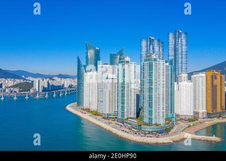 BUSAN, KOREA, 30. OKTOBER 2019: Wolkenkratzer der Marine-Stadt in Busan, Republik Korea Stockfoto