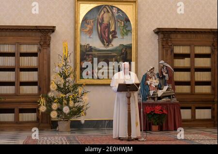 Rom, Italien. Januar 2021. Jan. 1, 2021 : Papst Franziskus rezitiert das Angelus-Mittagsgebet in seinem Atelier im Vatikan Credit: Independent Photo Agency/Alamy Live News Stockfoto