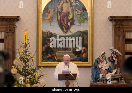 Rom, Italien. Januar 2021. Jan. 1, 2021 : Papst Franziskus rezitiert das Angelus-Mittagsgebet in seinem Atelier im Vatikan Credit: Independent Photo Agency/Alamy Live News Stockfoto