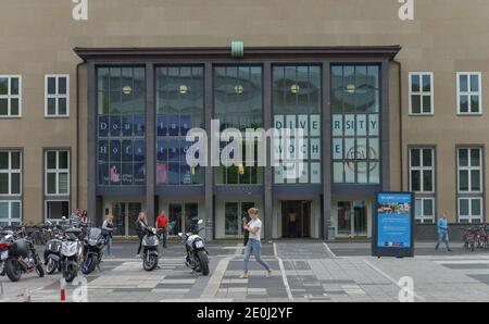 Universitaet zu Koeln, Hauptgebaeude, Albertus-Magnus-Platz, Lindenthal, Köln, Nordrhein-Westfalen, Deutschland Stockfoto