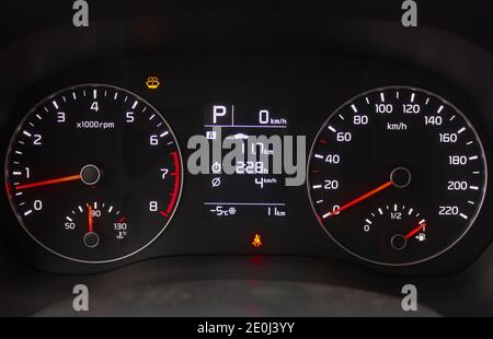 Armaturenbrett eines neuen Pkw aus nächster Nähe Stockfoto