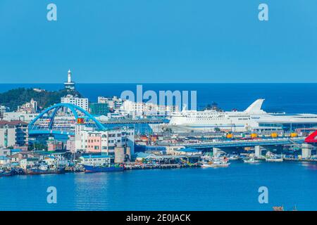 SOKCHO, KOREA, 27. OKTOBER 2019: Luftaufnahme des Hafens von Sokcho, Republik Korea Stockfoto