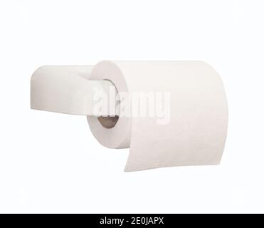 Toilettenpapierrolle hängt auf weißem Halter isoliert auf weißem Hintergrund Stockfoto