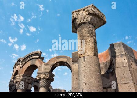 Zvartnots Kathedrale, ein 7. Jahrhundert zentral geplant aisled tetraconch Art armenische Kathedrale, jetzt in Ruinen, UNESCO-Weltkulturerbe, Vagharshapat Stockfoto