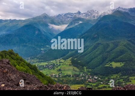 Village in the Caucasus Mountains, Svaneti region, Georgia Stockfoto