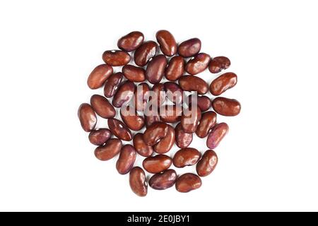 Eine Handvoll rote Kidney Beans auf weißem Hintergrund isoliert Stockfoto