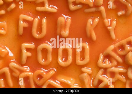 Nachricht in Pasta-Formen geschrieben Stockfoto