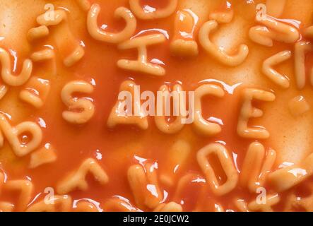 Nachricht in Pasta-Formen geschrieben Stockfoto