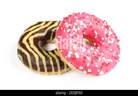 Zwei kreisförmige Donuts mit farbenfroher Glasur isoliert auf weißem Hintergrund. Köstliche Schokoladenkuchen Stockfoto