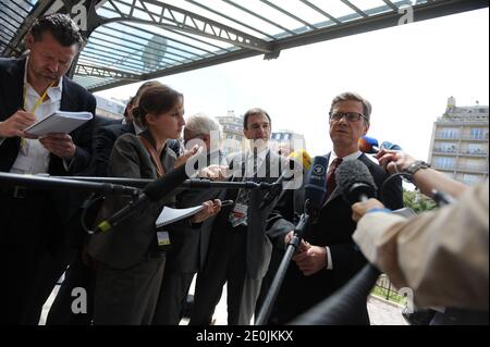 Bundesaußenminister Guido Westerwelle spricht am 6. Juli 2012 im Rahmen der "Freunde des syrischen Volkes"-Konferenz in Paris, Frankreich, zur Presse. Foto von Mousse/ABACAPRESS.COM Stockfoto