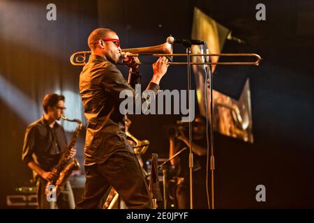 Troy Andrews, dessen Bühnenname Trombone Shorty ist, tritt am 9. Juli 2012 beim Montreux Jazz Festival in der Schweiz auf. Foto von Loona/ABACAPRESS.COM Stockfoto