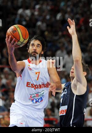 Frankreich während des vorolympischen Basketballspiels, Frankreich gegen Spanien im Palais Omnisports Paris-Bercy in Paris, Frankreich am 15. Juli 2012. Spanien gewann 75-70. Foto von Christian Liewig/ABACAPRESS.COM Stockfoto