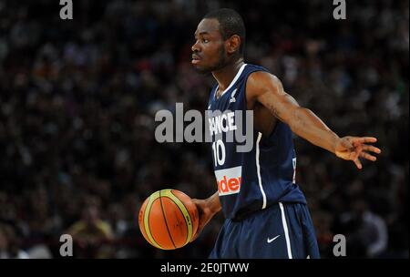 Frankreich während des vorolympischen Basketballspiels, Frankreich gegen Spanien im Palais Omnisports Paris-Bercy in Paris, Frankreich am 15. Juli 2012. Spanien gewann 75-70. Foto von Christian Liewig/ABACAPRESS.COM Stockfoto