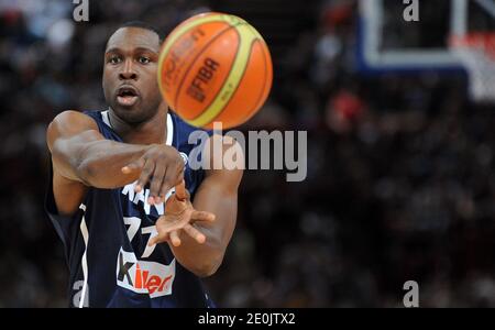 Frankreich während des vorolympischen Basketballspiels, Frankreich gegen Spanien im Palais Omnisports Paris-Bercy in Paris, Frankreich am 15. Juli 2012. Spanien gewann 75-70. Foto von Christian Liewig/ABACAPRESS.COM Stockfoto