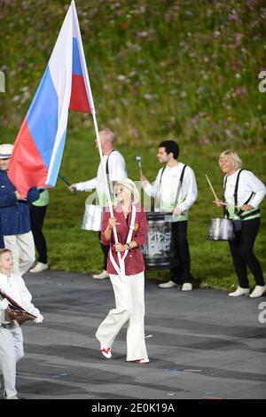 Die russische Maria Sharapova trägt die Flagge ihres Landes während der Olympischen Spiele 2012 in London Eröffnungszeremonie im Olympiastadion der Olympischen Spiele in London, Großbritannien am 27. Juli 2012. Foto von ABACAPRESS.COM Stockfoto
