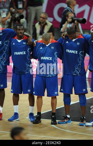 (L-R) die Franzosen Yannick Bokolo, Tony Parker und Yakouba Diawara während ihrer Gruppe EIN Vorrundenspiel, Frankreich gegen USA am zweiten Tag der Olympischen Spiele 2012 in London, Großbritannien am 29. Juli 2012. Die USA haben 98-71 gewonnen. Foto von ABACAPRESS.COM Stockfoto