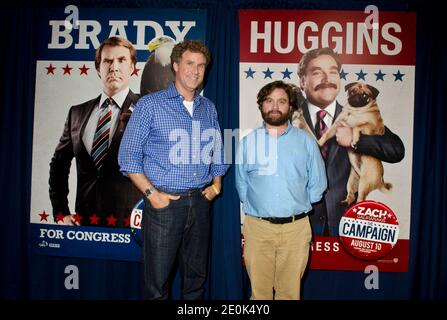 Die Schauspieler will Ferrell (L) und Zach Galifianakis besuchen das Weiße Haus für eine Vorführung ihres neuen Films "The Campaign", der am 31. Juli 2012 im Newseum in Washington, DC, USA stattfand. Foto von Kris Connor/ABACAPRESS.COM Stockfoto