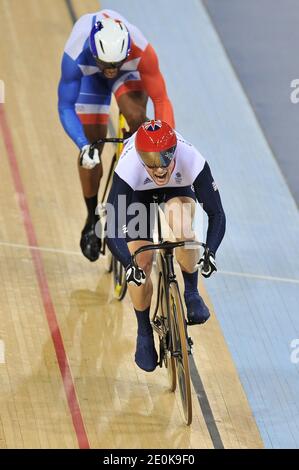 Der britische Jason Kenny ist auf dem Weg, den französischen Gregory Bauge zu besiegen, um bei den Olympischen Spielen 2012 in London am 5. August 2012 im Sprint der Männer auf dem Velodrome im Olympiapark Gold zu gewinnen. Foto von Gouhier-Guibbaud-JMP/ABACAPRESS.COM Stockfoto