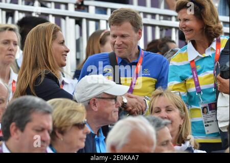 Prinzessin Haya von Jordania, König Carl XVI Gustaf von Schweden und Königin Silvia von Schweden nehmen am 8. August 2012 am Einzelspringen-Reitfinale im Greenwich Park während der Olympischen Spiele 2012 in London, Großbritannien, Teil. Foto von Gouhier-Guibbaud-JMP/ABACAPRESS.COM Stockfoto