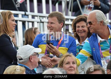 Prinzessin Haya von Jordania, König Carl XVI Gustaf von Schweden und Königin Silvia von Schweden nehmen am 8. August 2012 am Einzelspringen-Reitfinale im Greenwich Park während der Olympischen Spiele 2012 in London, Großbritannien, Teil. Foto von Gouhier-Guibbaud-JMP/ABACAPRESS.COM Stockfoto