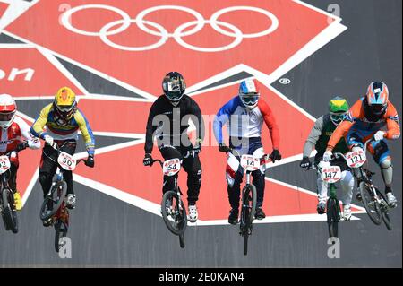 Emilio Andres Falla Buchely aus Ecuador, Kurt Pickard aus Neuseeland, Quentin Caleyron aus Frankreich, Renato Rezende aus Brasilien und Raymon Van der Biezen aus den Niederlanden treten am 2012 9. august 2012 bei der Horse Guards Parade in London bei der BMX-Streckenhitze an. Foto von Gouhier-Guibbaud-JMP/ABACAPRESS.COM Stockfoto