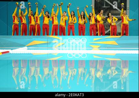 Das spanische Team gewinnt am 9. August die Silbermedaille beim Wasserpolo-Finale der Frauen am 13. Tag der Olympischen Spiele in London 2012 in der Wasserpolo-Arena. Foto von Gouhier-Guibbaud-JMP/ABACAPRESS.COM Stockfoto