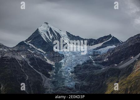 Weisshorn mit Gletscher in den Schweizer Wallis schweizer alpen Stockfoto