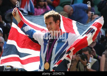 Der britische Andy Murray gewinnt Goldmedaille bei den Olympischen Spielen in London in Wimbledon bei London. Foto von Giuliano Bevilacqua/ABACAPRESS.COM Stockfoto