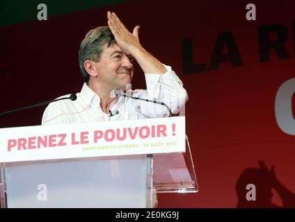 Jean-Luc Melenchon, Vorsitzender der Parti de Gauche (FG), hält eine Rede zur Eröffnung des "Estivales du Front de Gauche", des Sommerkongresses der Linkspartei (Parti de Gauche) in Saint Martin d'Heres, bei Grenoble, Frankreich, am 24. August 2012. Fotos von Vincent Dargent/ABACAPRESS.COM Stockfoto