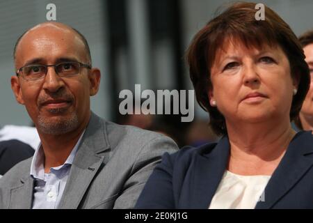 Die erste Sekretärin der Sozialistischen Partei (PS) Martine Aubry und Harlem Desir, Nummer 2 der Sozialistischen Partei, sind am letzten Tag der jährlichen Sommeruniversität der Sozialistischen Partei Frankreichs (PS) in La Rochelle, Westfrankreich, am 25. August 2012 abgebildet. Foto von Stephane Lemouton/ABACAPRESS.COM. Stockfoto