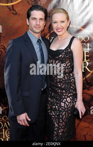 Scott Bailey und Adrienne Frantz kommen zur Leonardo da Vinci Skulptur 'Horse and Rider' World Grand Enthüllung, die am 27. August 2012 im Greystone Mansion in Beverly Hills, Los Angeles, CA, USA, stattfand. Foto von Tony DiMaio/ABACAPRESS.COM Stockfoto