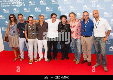 Regisseur Jonathan Demme, Enzo Avitabile, Giorgio Franchini, Davide Azzolini, Antonio Monda und Paola Malanga bei Enzo Avitabile Music Life Photocall während des 69. Filmfestivals 'Mostra' in Venedig am 29. August 2012. Foto von Nicolas Genin/ABACAPRESS.COM Stockfoto