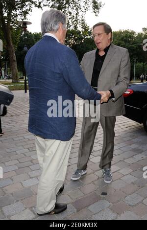 William Friedkin und Costa-Gavras Constantin bei der Premiere von Killer Joe am 29. August 2012 in der Cinematheque de Paris in Paris, Frankreich. Foto von Alban Wyters/ABACAPRESS.COM Stockfoto