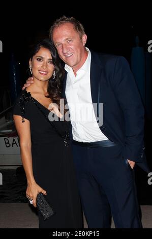 Salma Hayek und Francois-Henri Pinault verlassen den Gucci Award für Frauen im Kino, der beim 69. Internationalen Filmfestival von Venedig stattfand und gehen am 31. August 2012 in ihr Hotel Cipriani in Venedig, Italien, zurück. Foto von Nicolas Genin/ABACAPRESS.COM Stockfoto