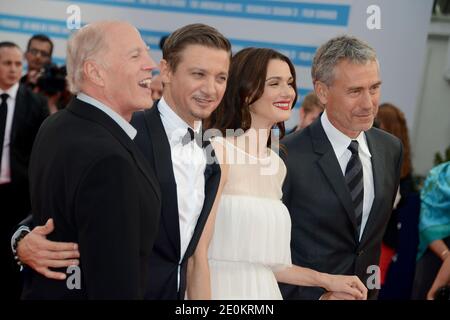 Frank Marshall, Jeremy Renner, Rachel Weisz und Tony Gilroy bei der Vorführung von "The Bourne Legacy" während des 38. Deauville American Film Festival in Deauville, Frankreich am 1. September 2012. Foto von Nicolas Briquet /ABACAPRESS.COM Stockfoto