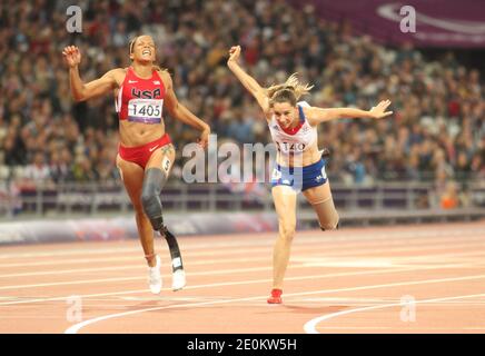 Die französische Marie-Amelie le fur gewann am 2. September 2012 im Olympiastadion in London, Großbritannien, das 100 Meter T44-Finale der Frauen bei den Paralympischen Spielen 2012 in London. Foto von Pasco/ABACAPRESS.COM Stockfoto