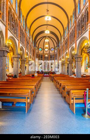 JEONJU, KOREA, 23. OKTOBER 2019: Inneres der katholischen Kirche Jeondong in Jeonju, Republik Korea Stockfoto