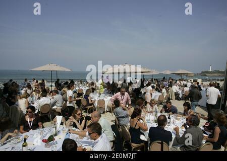 'Le Rendez-Vous' von TV France International in Biarritz, Frankreich am 10. September 2012. "Le Rendez-Vous" ist ein Markt, der sich speziell auf die französischen Programme spezialisiert hat und es ausländischen Käufern ermöglicht, das Beste aus dem aktuellen französischen Fernsehangebot zu sehen. Foto von Patrick Tohier/Photomobile/ABACAPRESS.COM Stockfoto