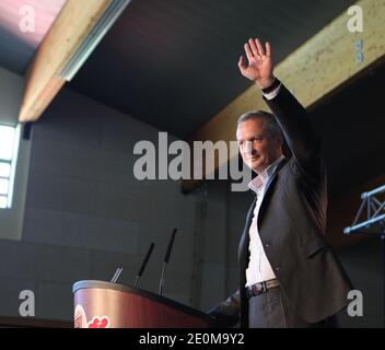 Bruno Le Maire hält am 15. September 2012 eine Rede auf dem Parteitag der UMP in Samoens, Frankreich. Am 18. Und 25. November werden die 5 Kandidaten für den Chef der Oppositionspartei und die Wahl Jean Francois Cope vertreten durch Luc Chatel, Nathalie Kosciusko-Morizet, Bruno Le Maire, Henri Guaino und Francois Fillon stattfinden. Foto von Vincent Dargent/ABACAPRESS.COM Stockfoto