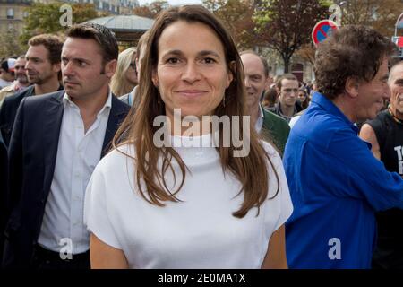 Der französische Kulturminister Aurelie Filippetti nimmt am 15. September 2012 an der Techno Parade in Paris Teil. Foto von Felix de Malleray/ABACAPRESS Stockfoto