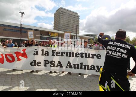 Mitarbeiter des französischen Automobilherstellers Peugeot-Citroen (PSA) protestieren während einer Demonstration am 15. September 2012 in Rennes, Westfrankreich, gegen den Plan von PSA. Foto von Laetitia Notarianni/ABACAPRESS.COM Stockfoto