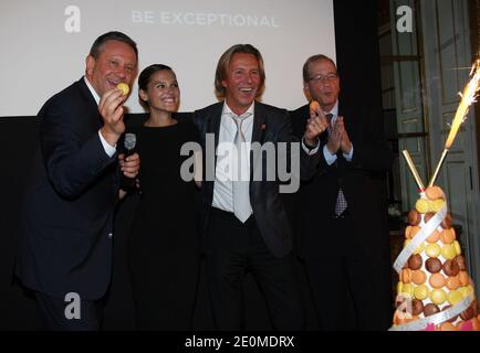 Sean Hepburn Ferrer und Virginie Ledoyen und Alain Crevet C.E.O von Dupont S.T und Stephen Bogart beim 140-jährigen Jubiläum VON DUPONT im Crillon Hotel in Paris, Frankreich, 20. September 2012. Foto von Marco Vitchi/ABACAPRESS.COM Stockfoto