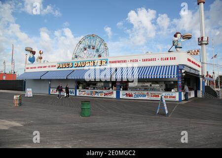 Blick auf Coney Island. Coney Island ist eine Halbinsel und Strand am Atlantischen Ozean im südlichen Brooklyn, NY, USA am 20. September 2012. Foto von Marie Psaila/ABACAPRESS.COM Stockfoto