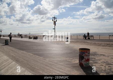 Blick auf Coney Island. Coney Island ist eine Halbinsel und Strand am Atlantischen Ozean im südlichen Brooklyn, NY, USA am 20. September 2012. Foto von Marie Psaila/ABACAPRESS.COM Stockfoto