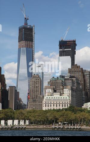 Blick auf den im Bau befindlichen Freedom Tower (New Yorks höchstes Gebäude), der am 16. september 2012 über den Hudson River in New York City, NY, USA, zu sehen ist. Foto von Marie Psaila/ABACAPRESS.COM Stockfoto